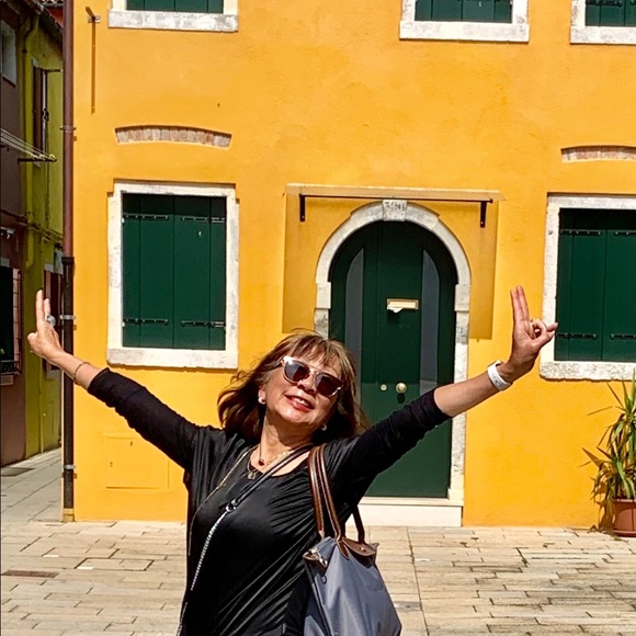 Meet your Posher, Kim - Picture 1 of 2